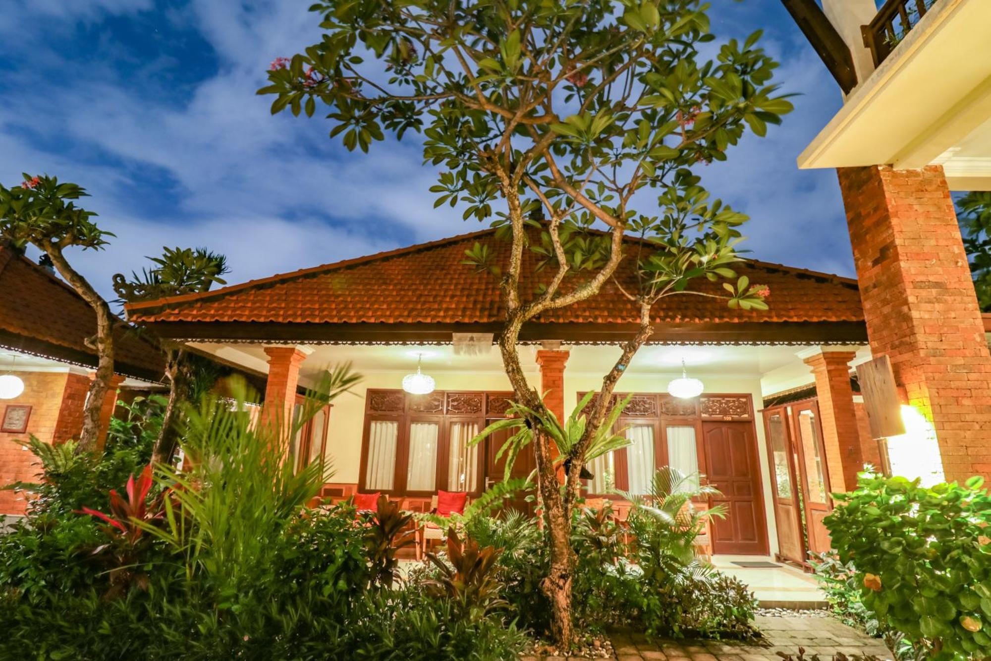 Mina Pelasa Hotel Legian  Exterior photo